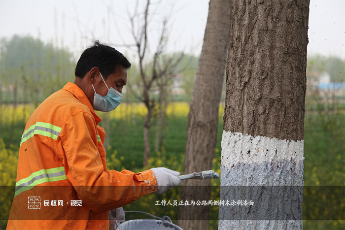 公路養(yǎng)護工：最美“風景”綻放在公路上