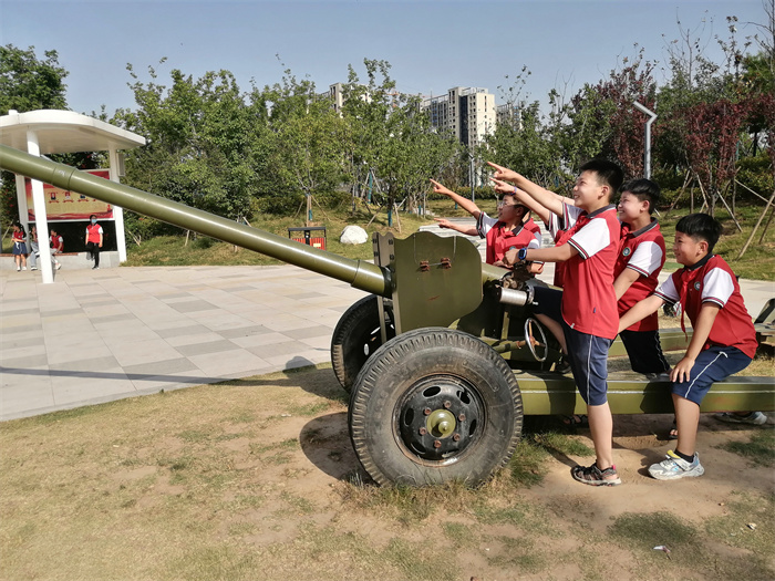 追尋歷史記憶  傳承紅色基因 ——民權(quán)縣第三小學(xué)八一公園紅色足跡尋訪記