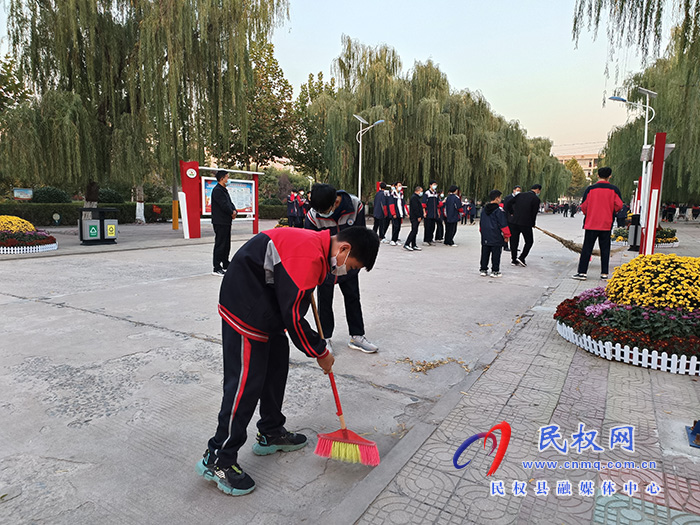 校園遍開文明花 ————民權(quán)縣實驗中學(xué)開展文明教育活動側(cè)記