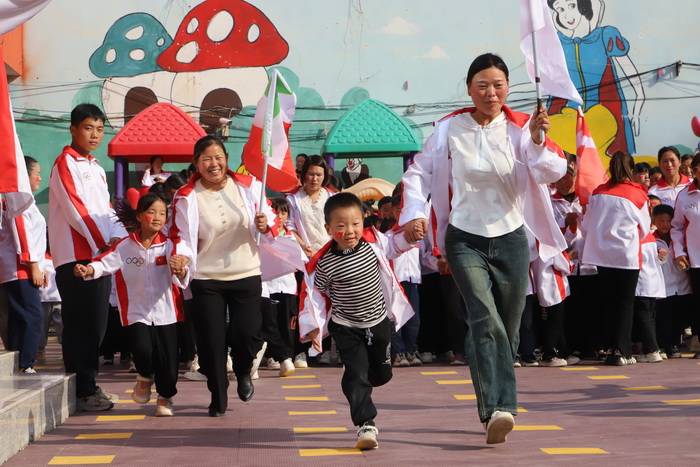  全民奧運會，等你來挑戰(zhàn)！野崗鎮(zhèn)童欣幼兒園舉行親子運動會