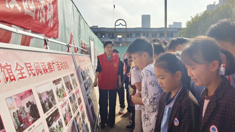 民權(quán)縣圖書館開展全民閱讀推廣進(jìn)校園活動(dòng)